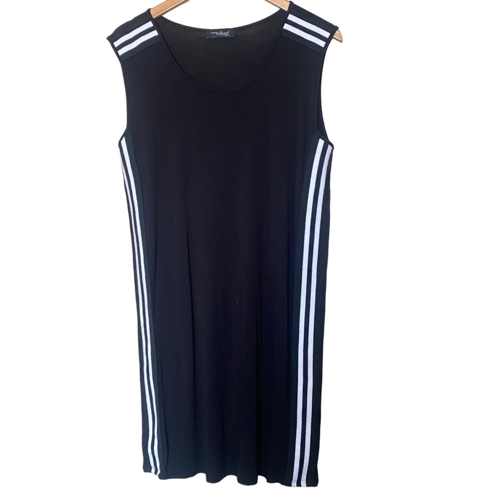 Young‎ at Heart Black and White Atheltic Stripes down sides Tank Dress large